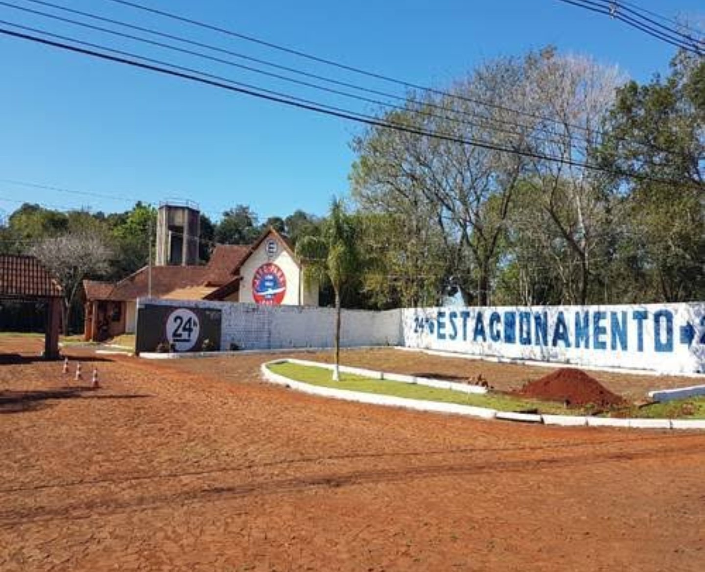 Deixar o carro no estacionamento do aeroporto de Foz do Iguaçu - Vale a pena?