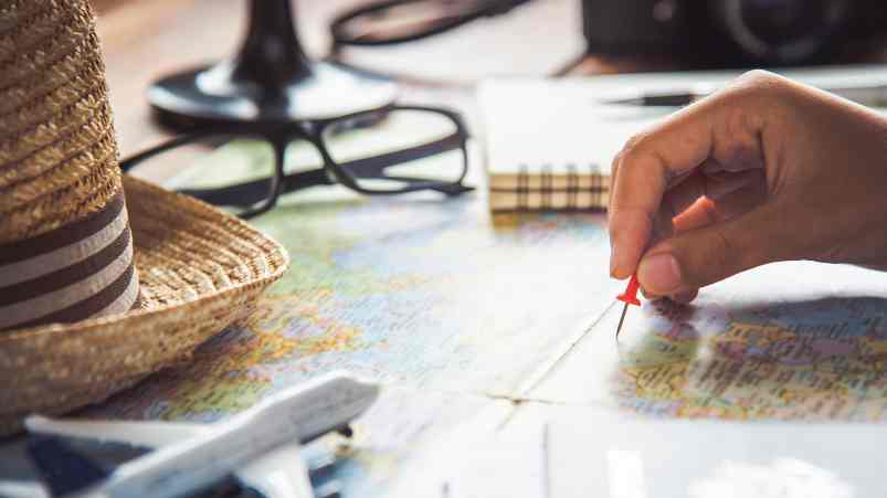 Economize na sua próxima viagem: dicas para comprar passagens aéreas e hospedagem mais baratas