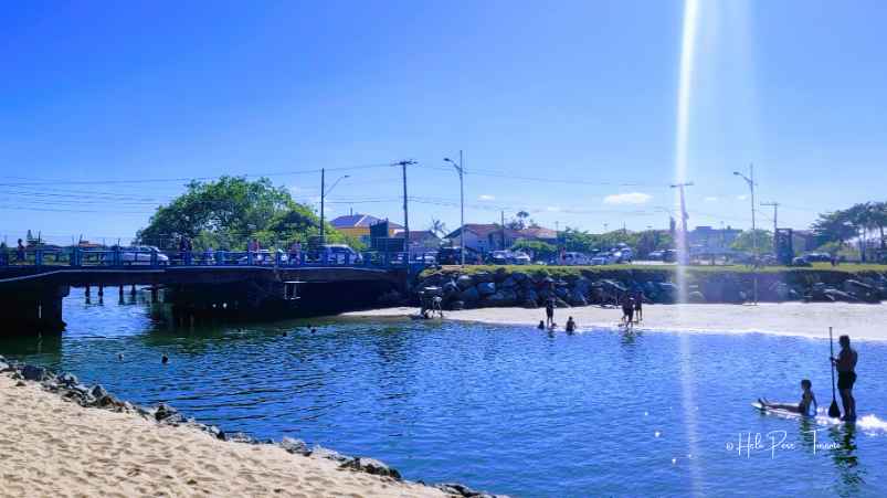 Explorando a beleza e história da Praia da Enseada em São Francisco do Sul