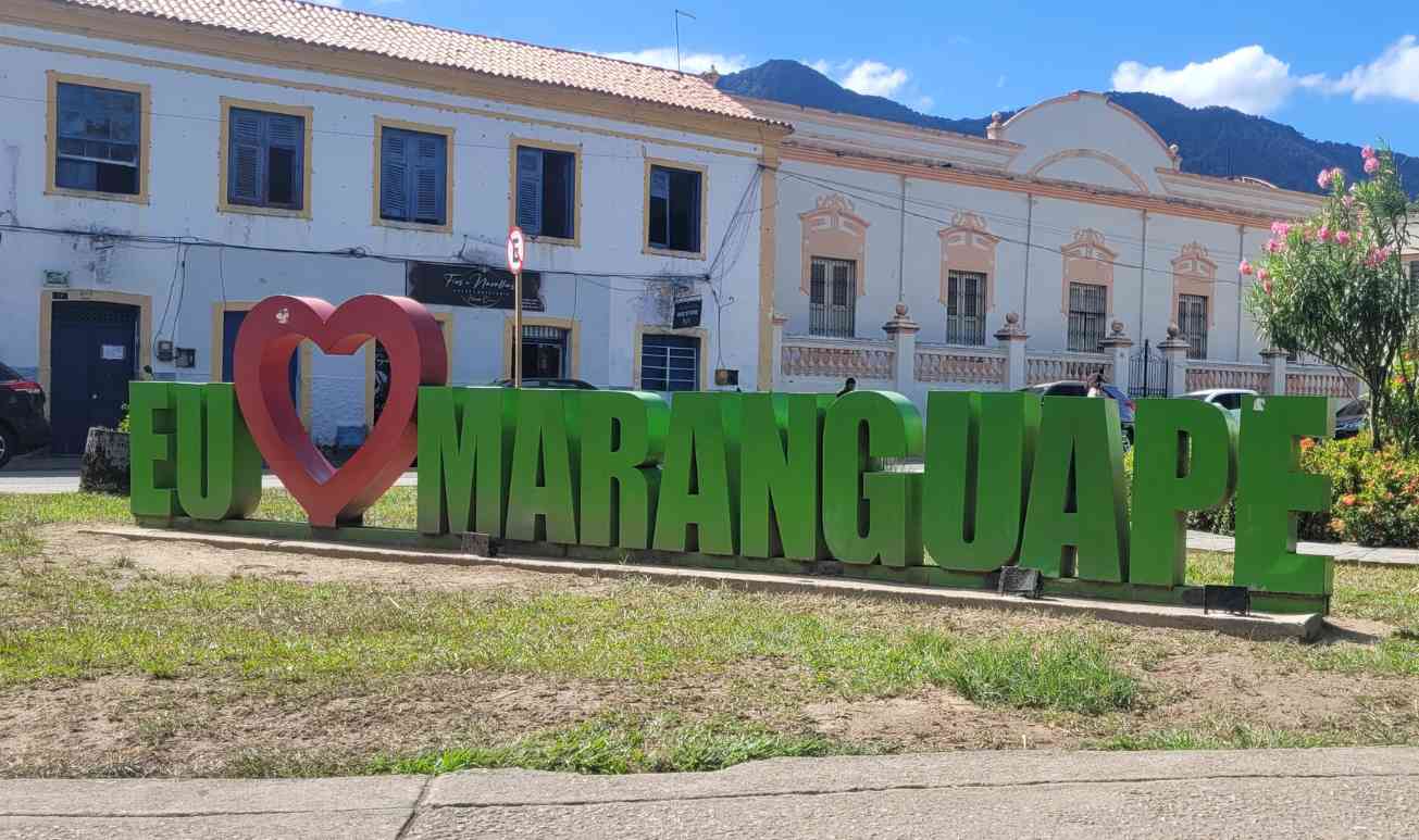 Vistas Aéreas e Laços Terrestres: Explorando Fortaleza e Maranguape