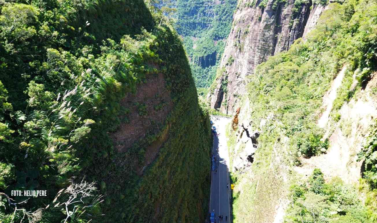 Como foi nossa aventura na fenda da Serra do Corvo Branco, em Santa Catarina