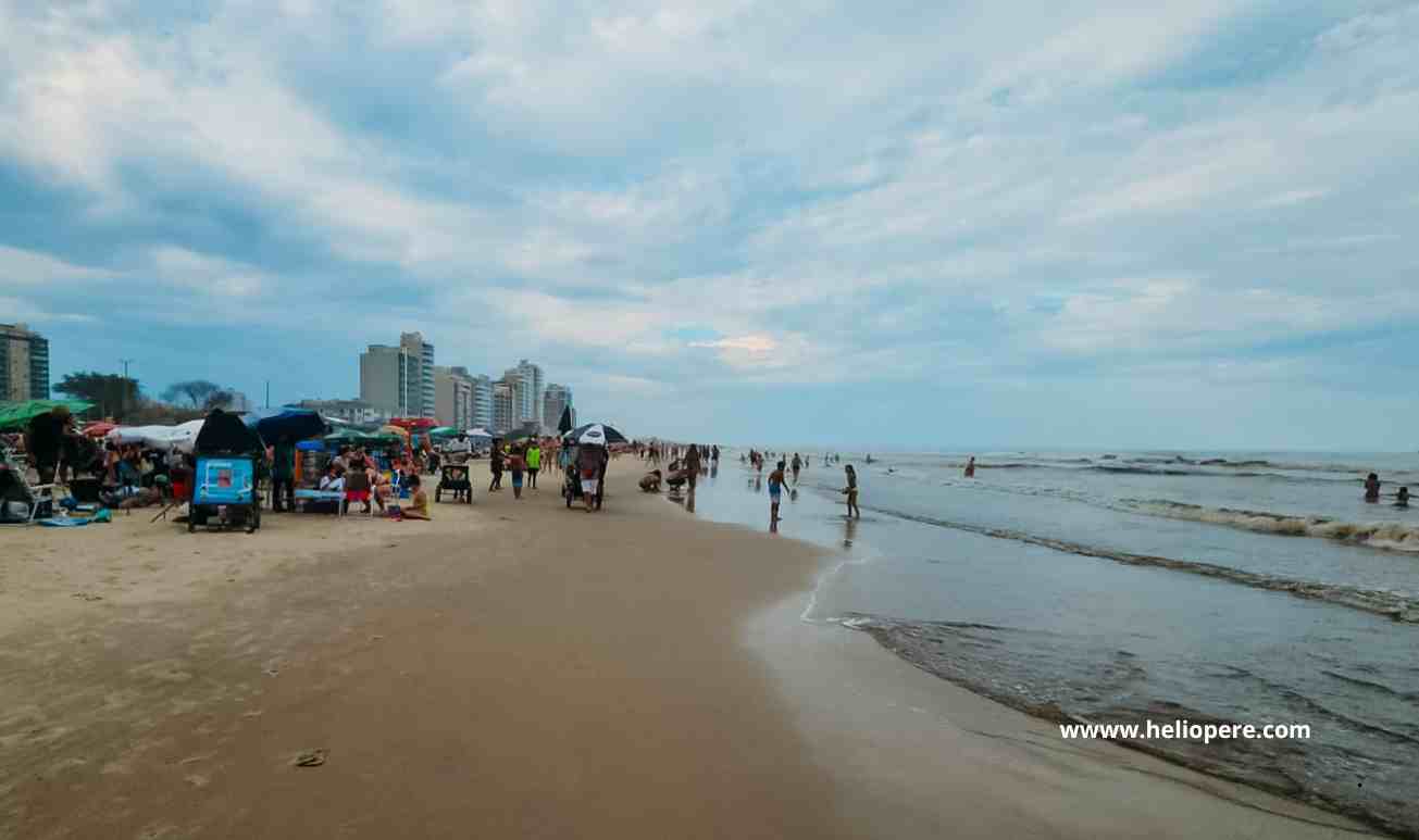 Experiência na Praia de Tramandaí: Barulho e Agitação