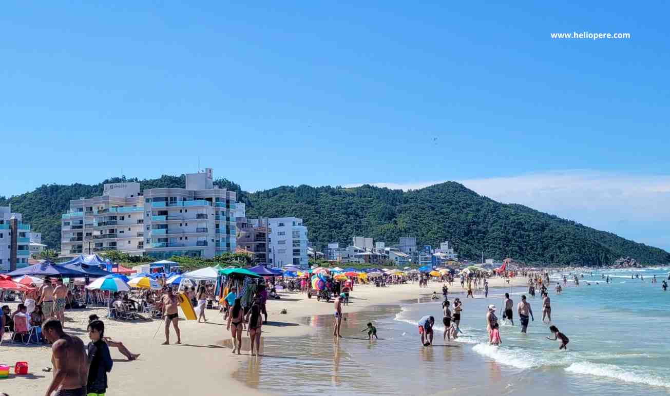 Explorando a Encantadora Praia Palmas do Arvoredo em Governador Celso Ramos, SC