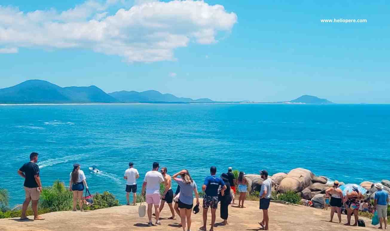 Um Dia Perfeito nas Piscinas Naturais da Barra da Lagoa: Guia Completo