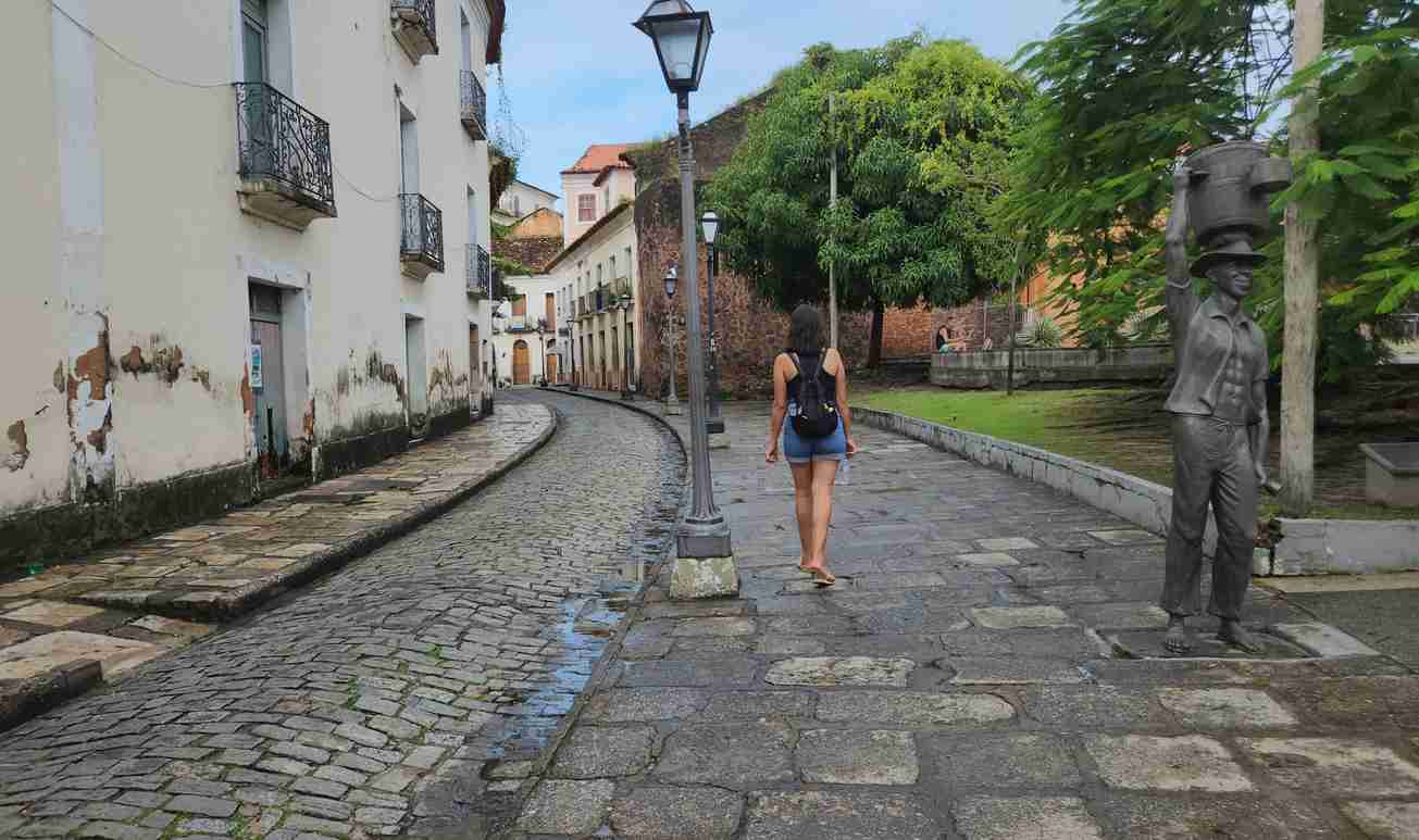 São Luís, Dia 2: Praia, Centro Histórico e Reggae na Chuva (Que Aventura!)