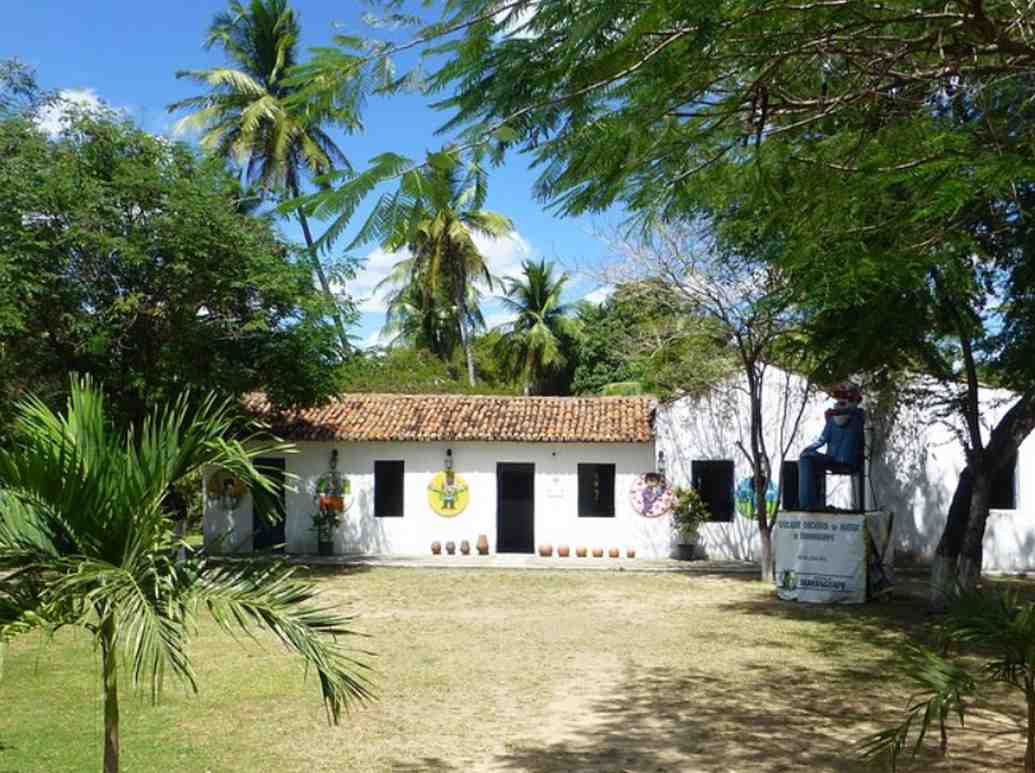 Museu do Chico Anísio em Maranguape: Como Visitar, Horários e O Que Fazer na Terra do Humorista