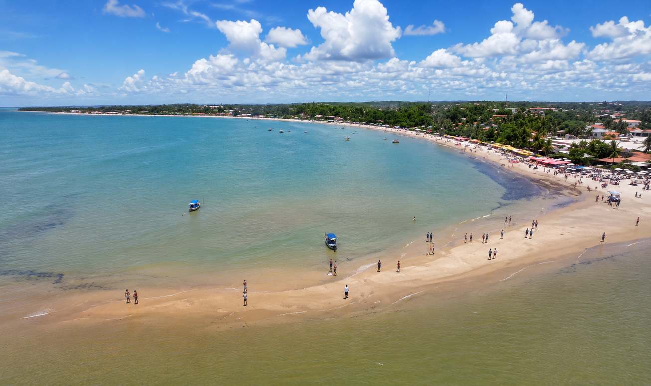 Fui a Coroa Vermelha e vi o mar abrir passagem