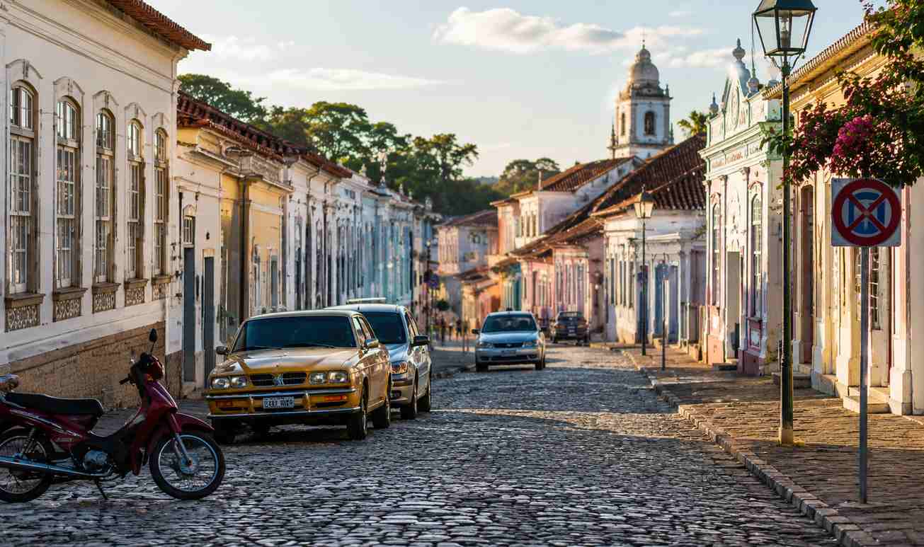 Lapa histórica: cerco, centro antigo e memória viva