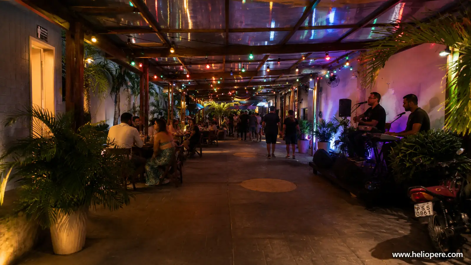 Barreirinhas de noite: deck, música ao vivo e quanto gastamos
